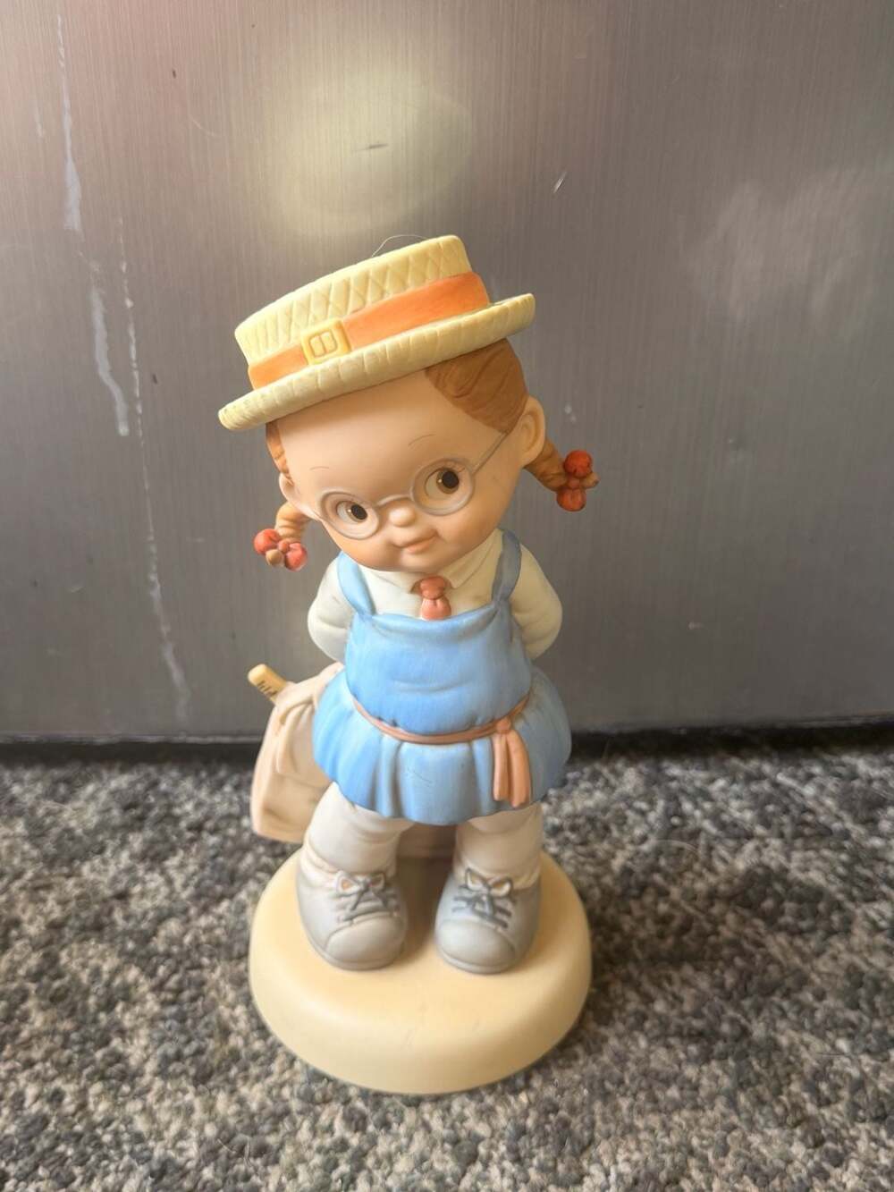 Enesco Memories of Yesterday 9"